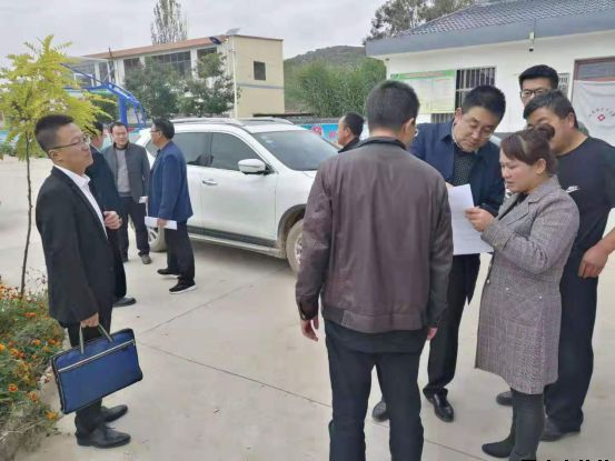 平?jīng)鲢垂鹃_展“踐行初心使命，助推脫貧攻堅(jiān)”主題黨日活動(圖3)