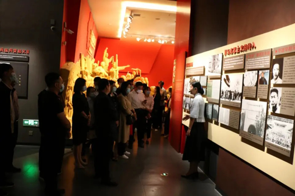 平?jīng)鲢垂军h委組織各支部開展“重溫歷史、砥礪前行”(圖2)