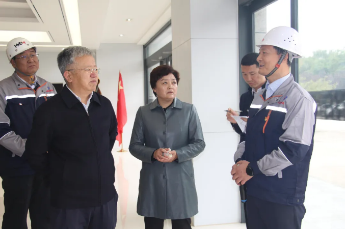 市委書記周偉調(diào)研泓盛達(dá)公司工作(圖2) 市委書記周偉調(diào)研泓盛達(dá)公司工作(圖2)