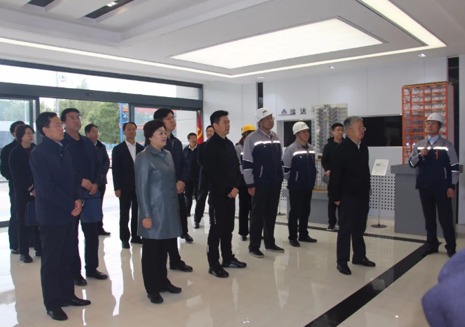 市委書記周偉調(diào)研泓盛達(dá)公司工作(圖3) 市委書記周偉調(diào)研泓盛達(dá)公司工作(圖3)