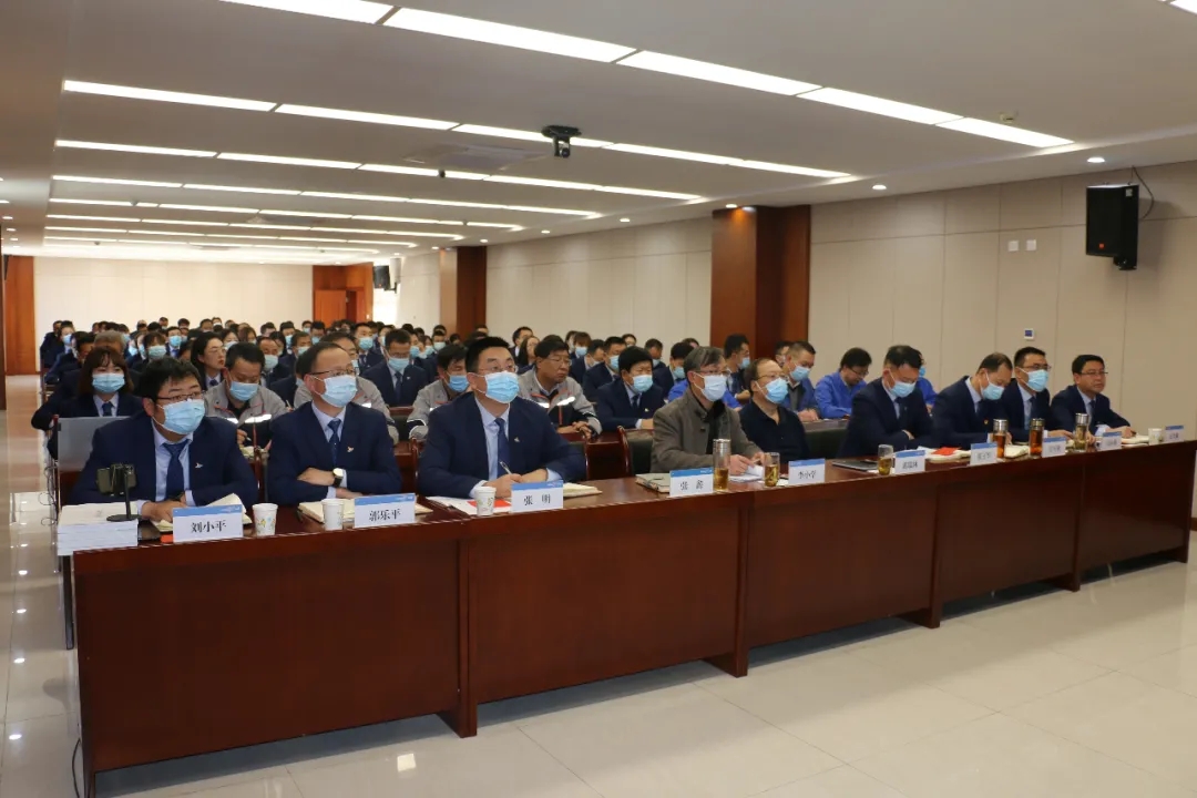 重整行裝再出發(fā)——市產(chǎn)投集團(tuán)召開(kāi)改革重組動(dòng)員會(huì)議(圖2) 重整行裝再出發(fā)——市產(chǎn)投集團(tuán)召開(kāi)改革重組動(dòng)員會(huì)議(圖2)