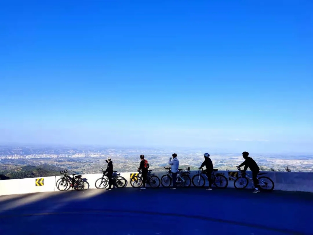 重整行裝再出發(fā)——市產(chǎn)投集團(tuán)召開(kāi)改革重組動(dòng)員會(huì)議(圖13) 重整行裝再出發(fā)——市產(chǎn)投集團(tuán)召開(kāi)改革重組動(dòng)員會(huì)議(圖13)