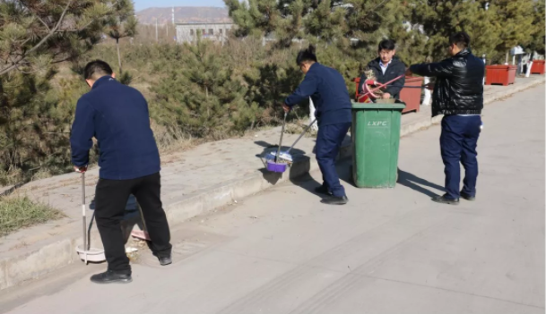 文明創(chuàng)建我先行 ——市產(chǎn)投集團(tuán)團(tuán)委開展環(huán)境衛(wèi)生整治志愿活動(dòng)(圖2) 文明創(chuàng)建我先行 ——市產(chǎn)投集團(tuán)團(tuán)委開展環(huán)境衛(wèi)生整治志愿活動(dòng)(圖2)