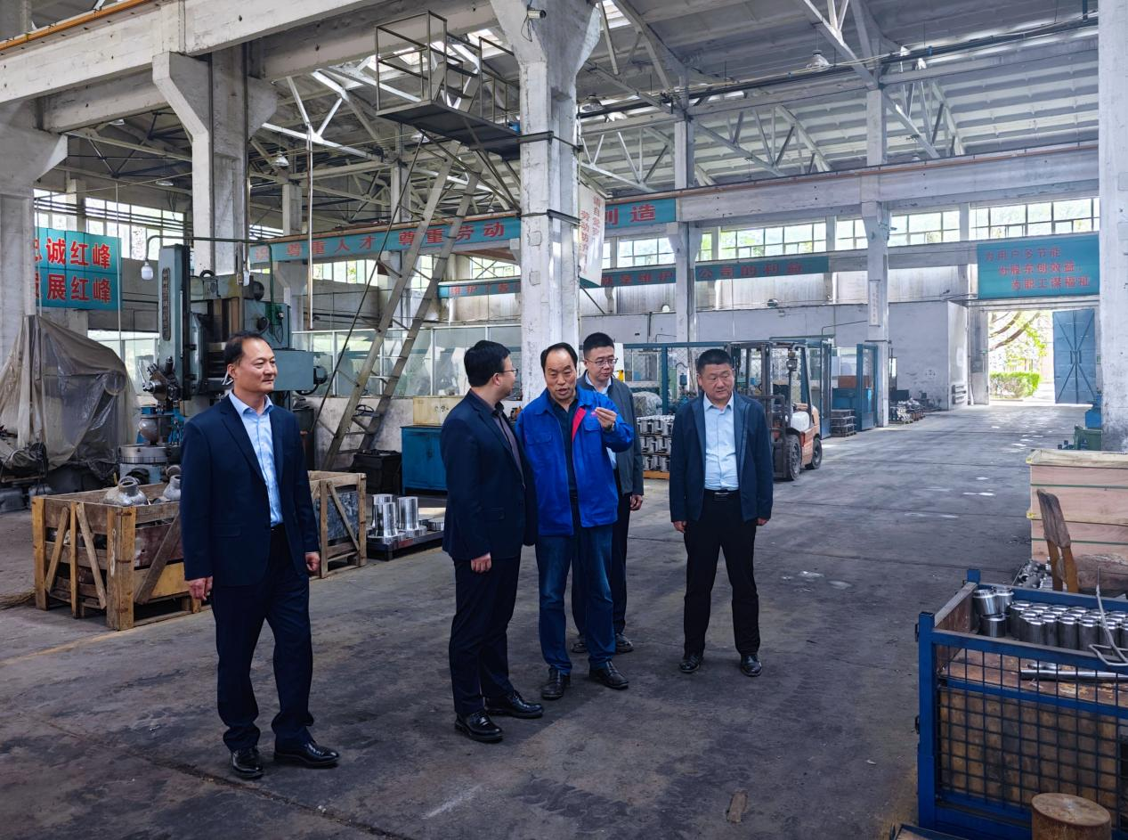 市產(chǎn)投集團(tuán)赴紅峰、虹光考察學(xué)習(xí)(圖2)